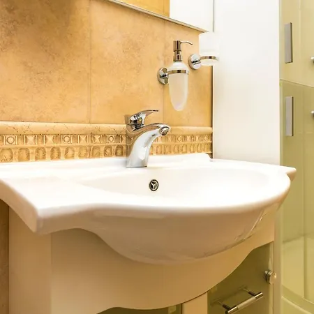 1bd With A Cute Balcony In Kapana By Flat Mаnager פלובדיב